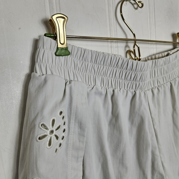 Sweaty Betty Shorts Womens Size 6 Broderie Anglaise Split Tulip Hems - Picture 4 of 15